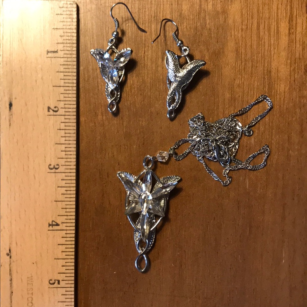 “Arwen” earring and necklace set